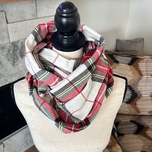 Plaid Flannel Infinity Scarf❤️💚